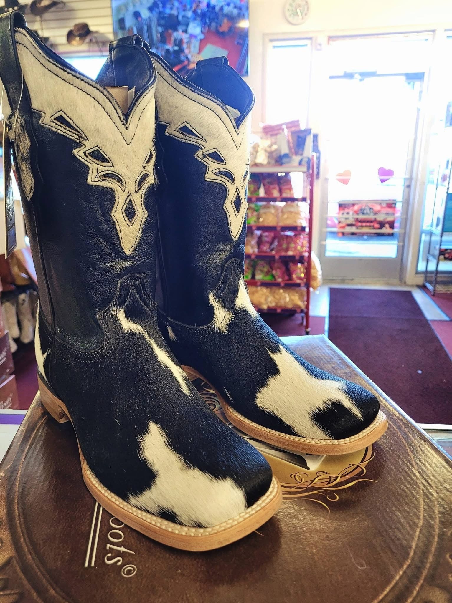 White Diamond Boots Cowhair Wide Square Toe